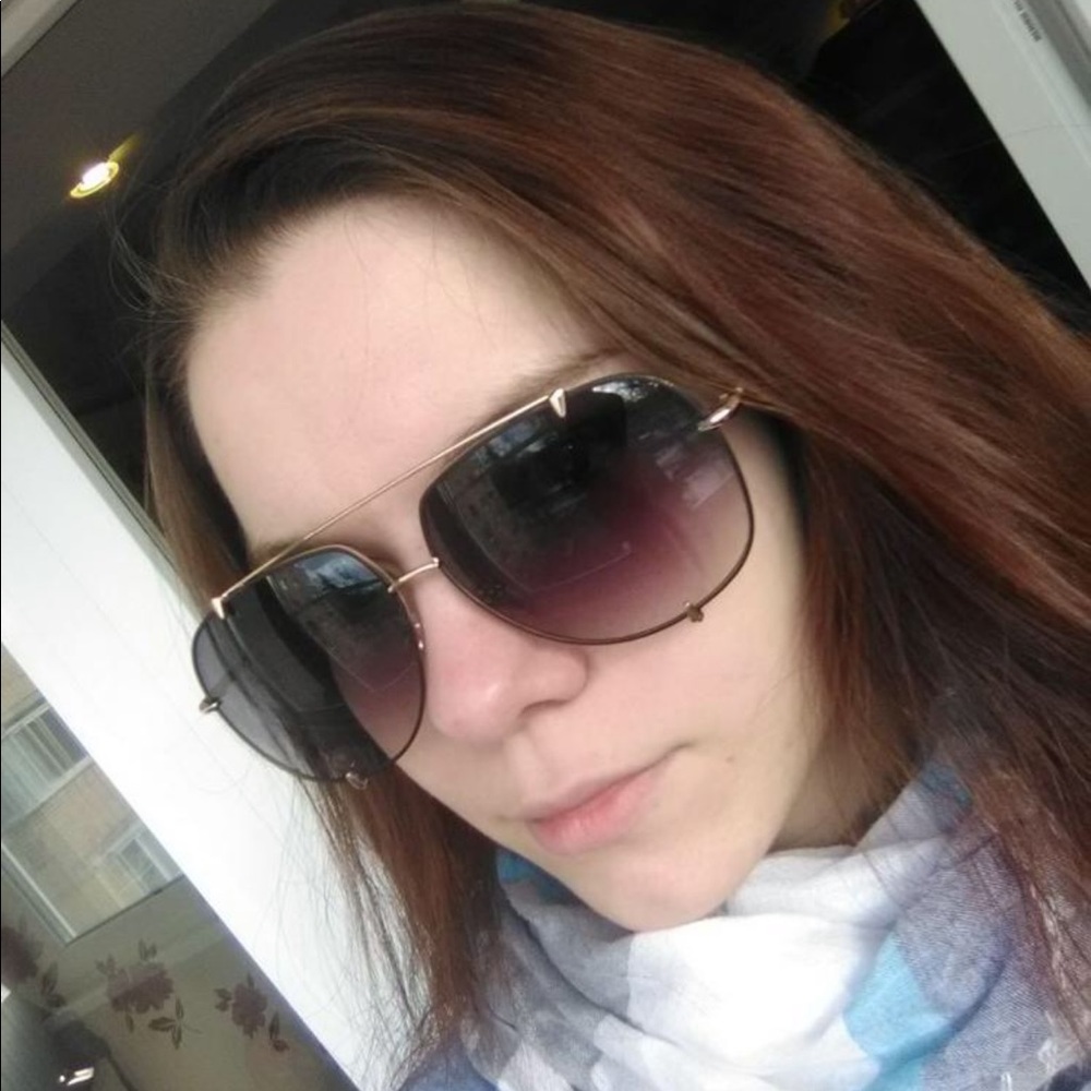NWOT Women’s Black Sunglasses - Picture 3 of 3